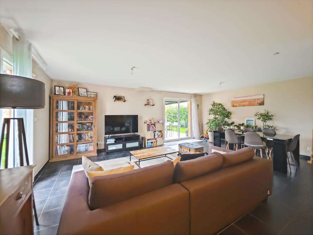 Maison à LA CHAPELLE-DU-CHATELARD