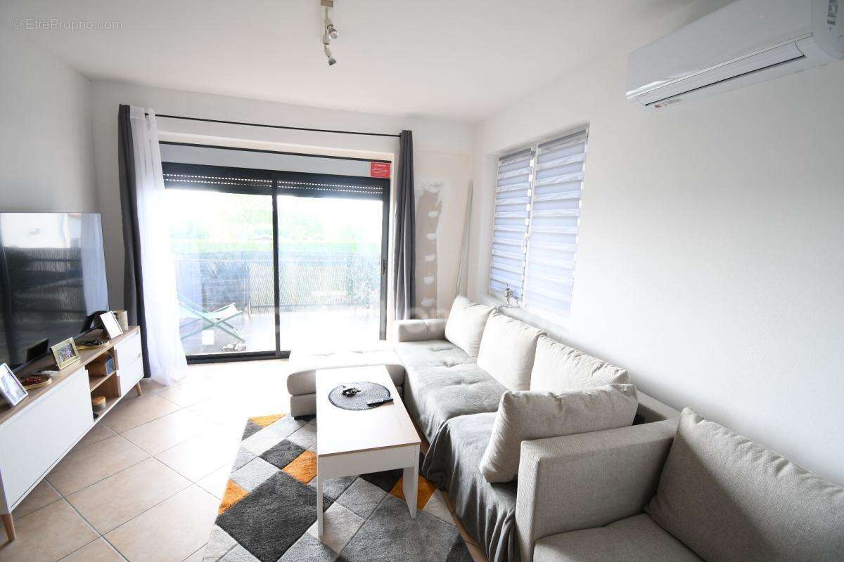 Immeuble complet - 3 appartements - places parking - photo 5
