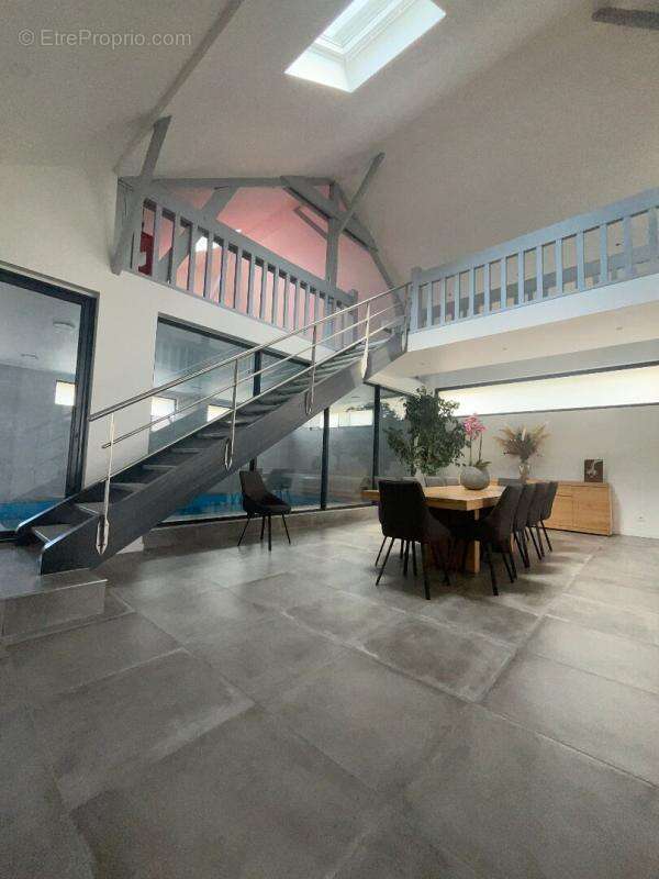 Maison Tours 10 pièce(s) 370 m2 - photo 3
