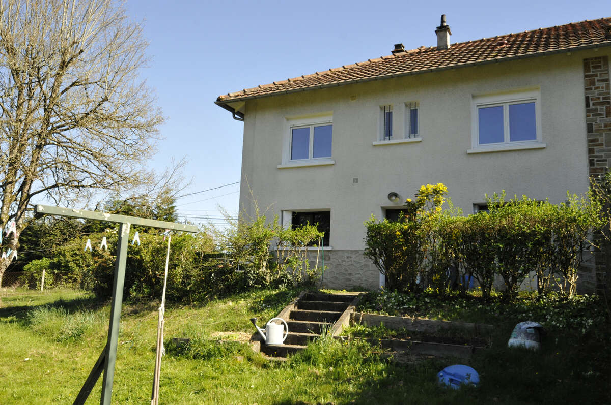 Maison à LE PALAIS-SUR-VIENNE