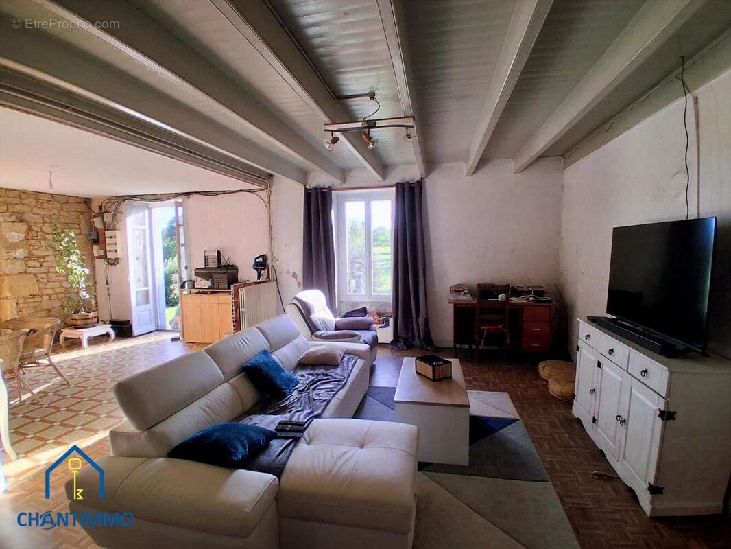 Maison à LA CAILLERE-SAINT-HILAIRE