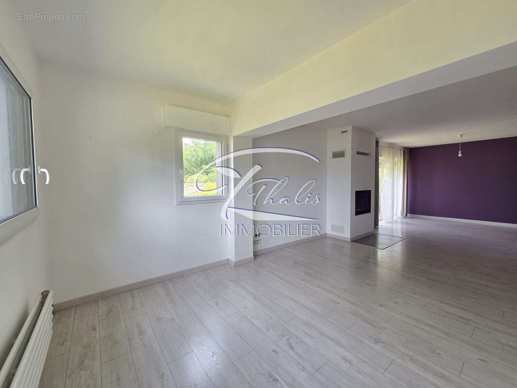 Maison 174 m² à Montussan  - photo 5