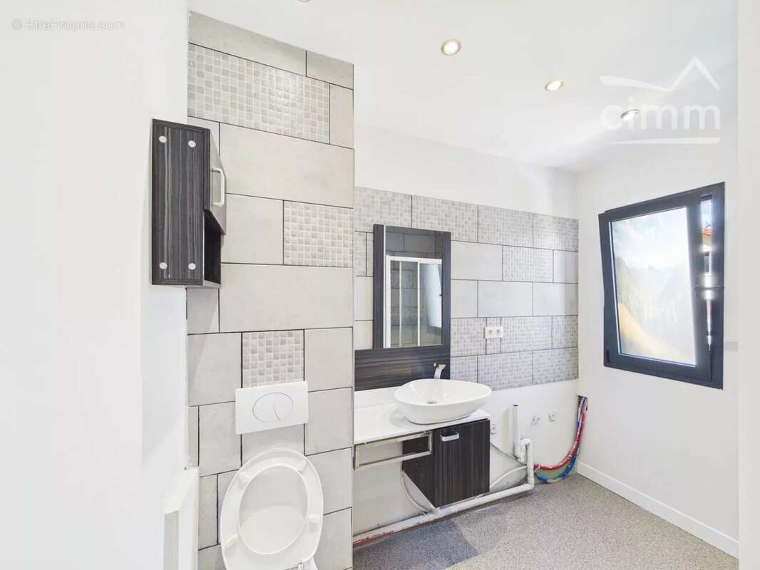 Maison de type 3 de 166 m² + appartement indépendant et garage - photo 7