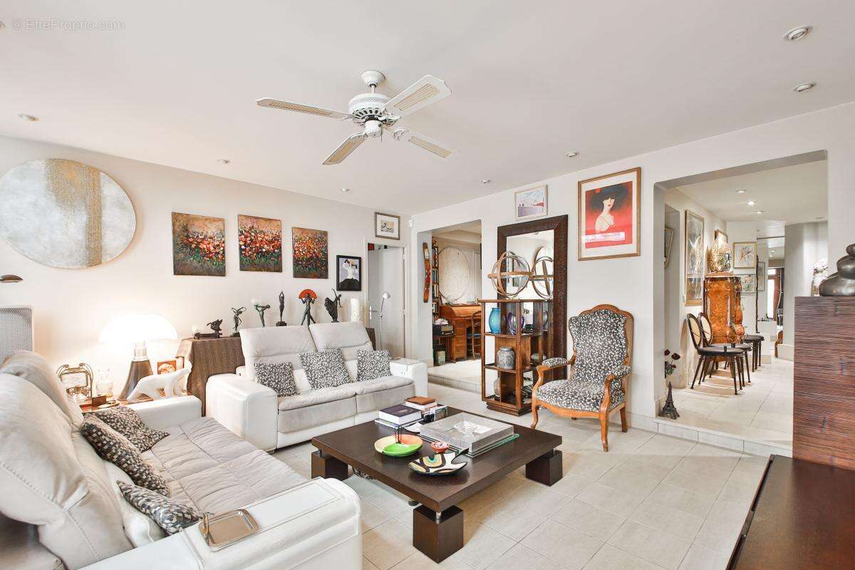 Appartement à PARIS-9E