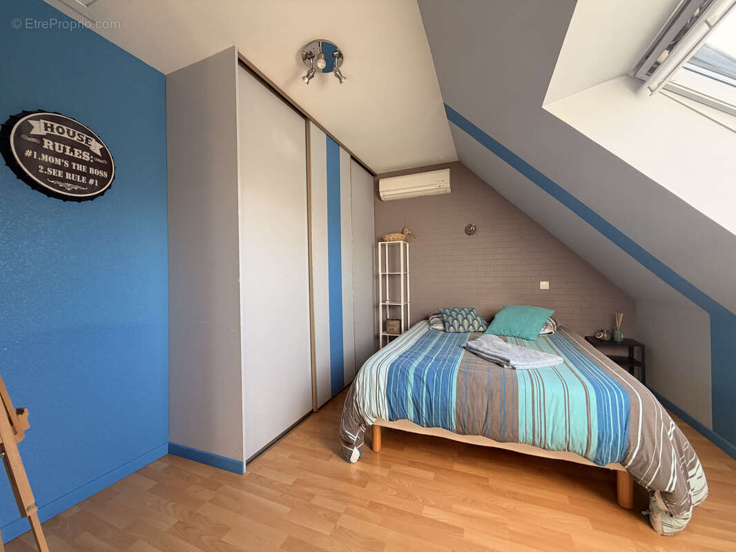 Maison à NEUVILLE-SUR-SARTHE