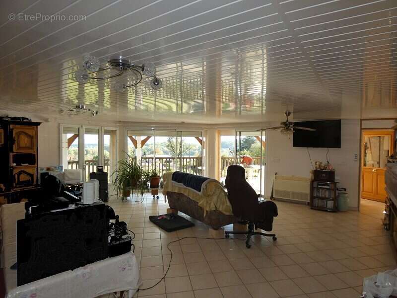 Maison 141 m² à Monlaur-Bernet  - photo 6