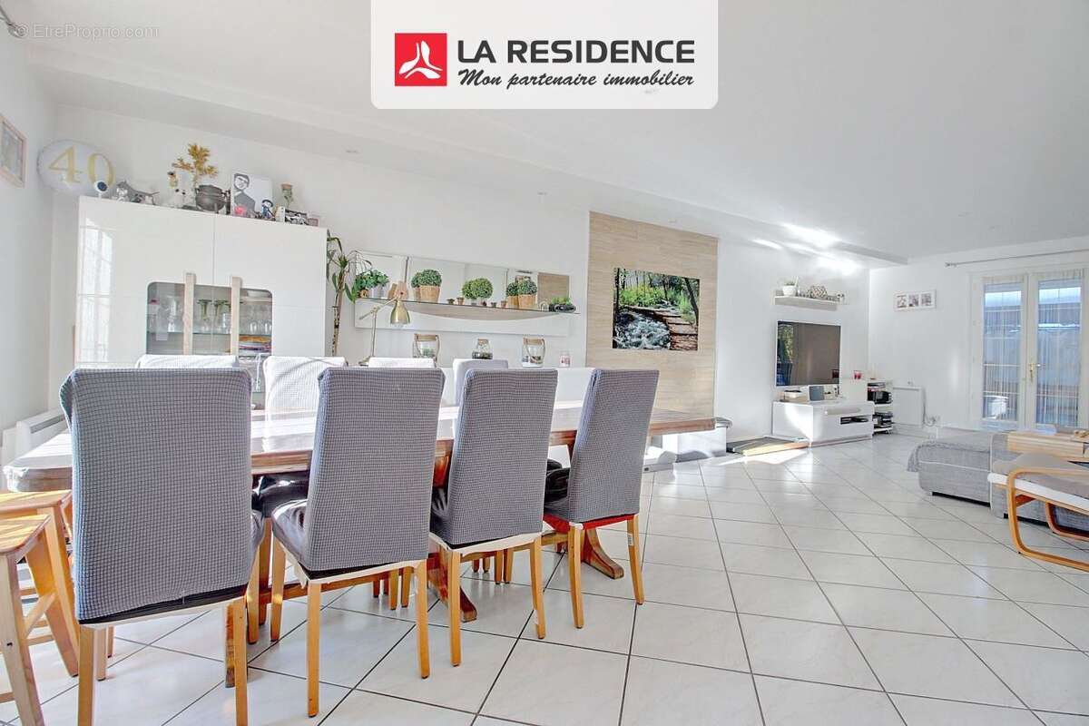 Maison à SARTROUVILLE