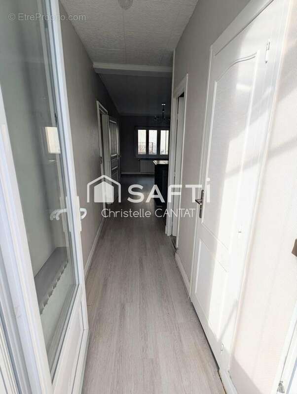 Photo 8 - Appartement à COMMENTRY