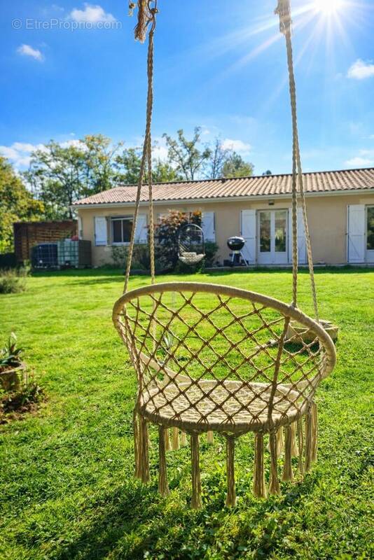 Photo 1 - Maison à SAINT-ASTIER