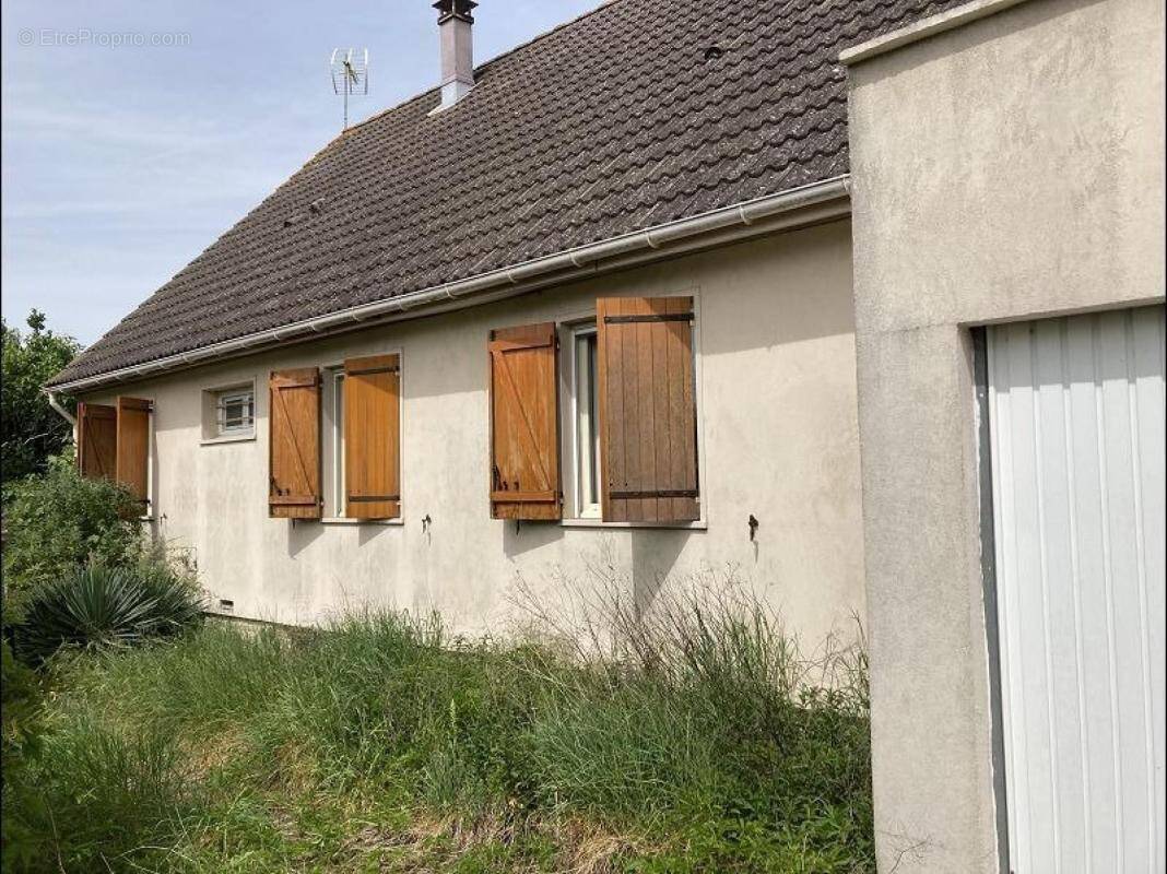 Maison à LA CHAPELLE-LA-REINE