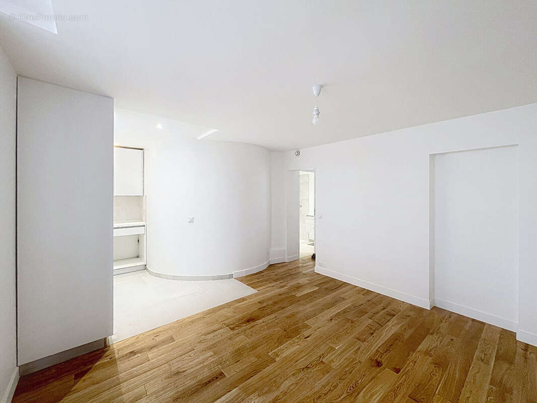 Appartement à PARIS-20E