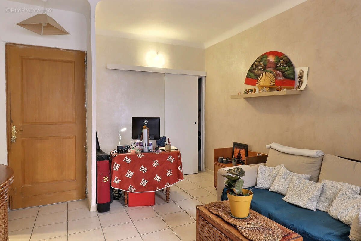 Appartement à MARSEILLE-6E