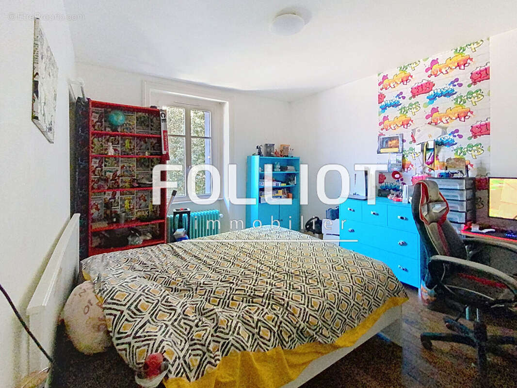 A VENDRE - Maison spacieuse de 9 pièces à Fougères - photo 13