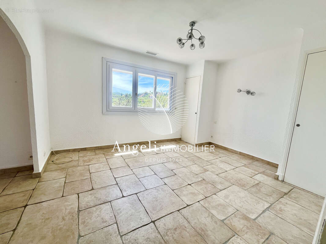 Saint aygulf : villa au calme - photo 11