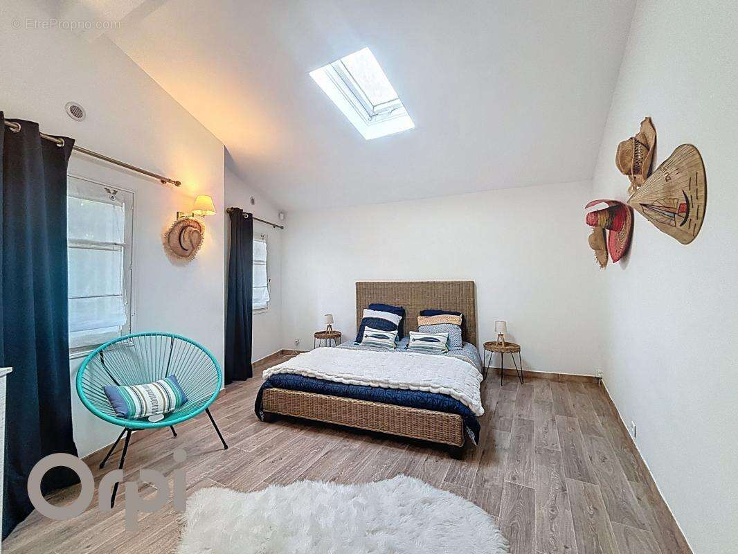 Maison à ROQUEBRUNE-SUR-ARGENS
