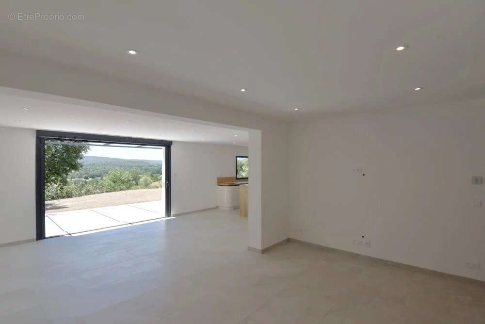 Appartement à MONTAUROUX