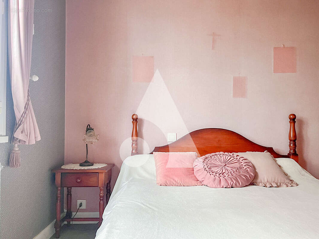 Maison à FONTCOUVERTE