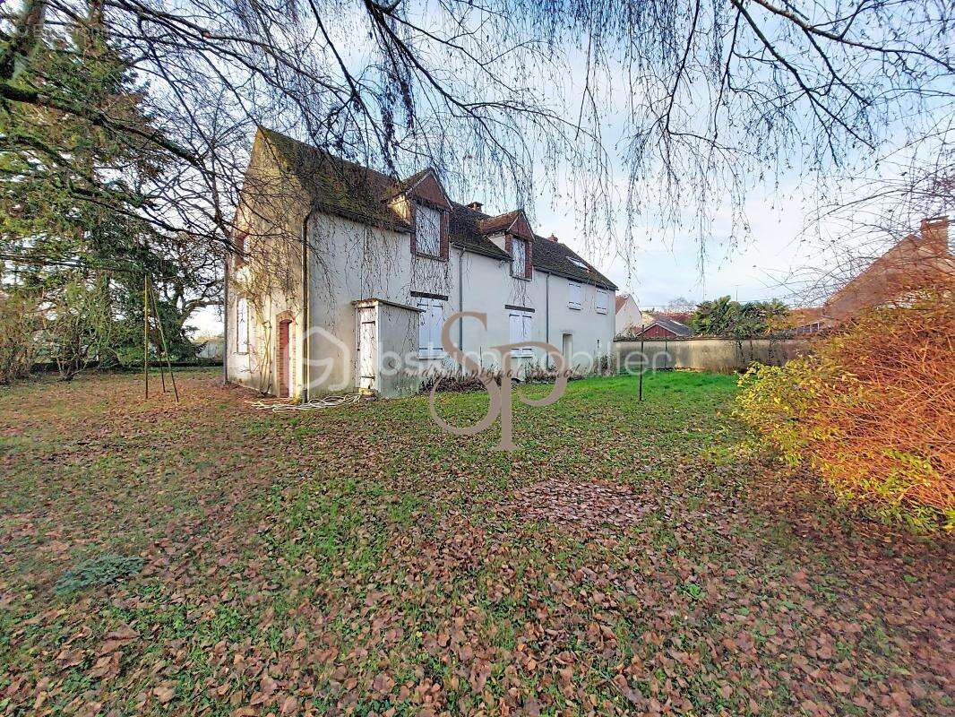 Maison à LORREZ-LE-BOCAGE-PREAUX