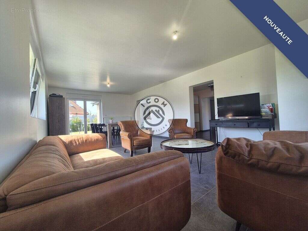 Maison à AULNOYE-AYMERIES