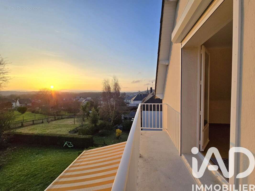 Maison 169 m² à Saint-Nicolas-De-Redon  - photo 2
