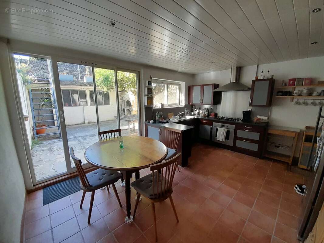Maison à COURTHEZON