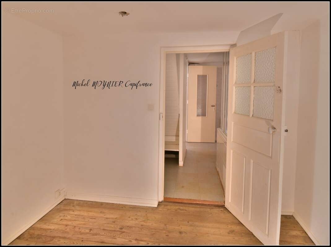 L’Argentière-la-Bessée centre : maison 5 pièces avec cave, combles et jardinet - photo 8