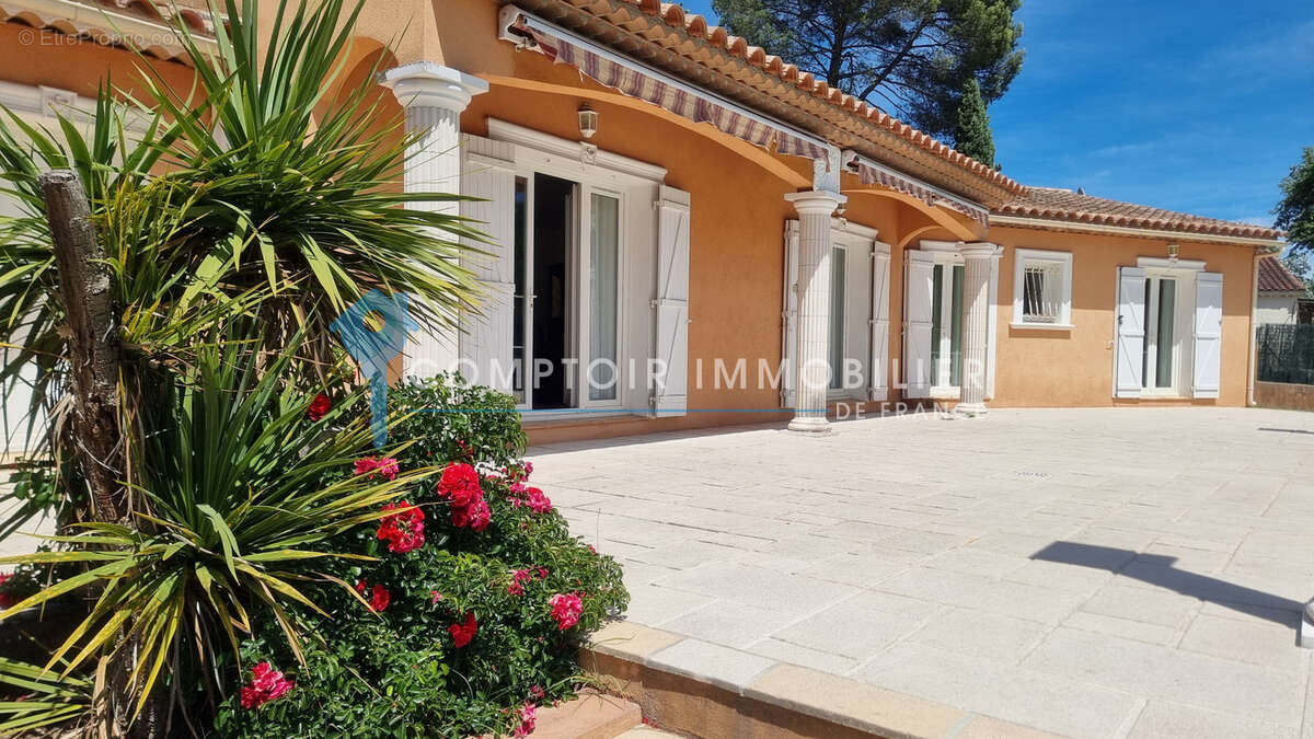 VAR (83) - À VENDRE - LA MOTTE - Superbe Villa 4 chambres avec piscine dans un environnement bucolique - photo 20