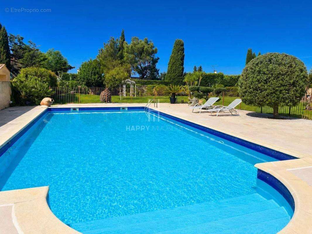 Maison à FONTVIEILLE