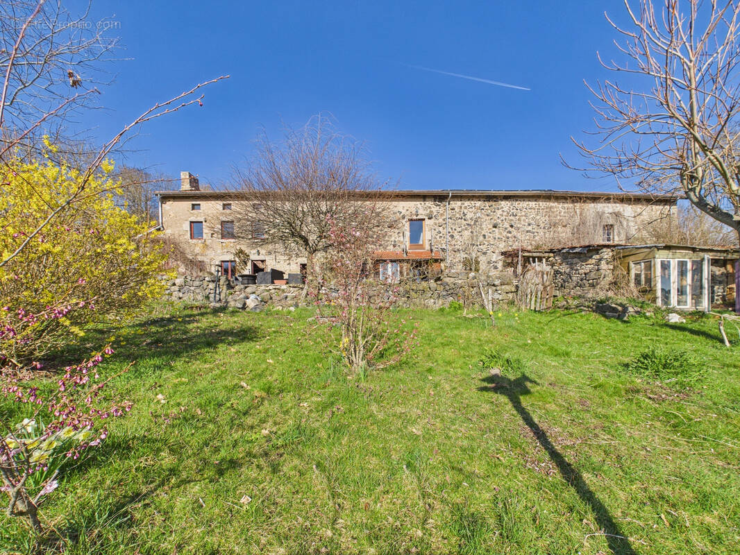 Maison à SAINT-ANDRE-DE-CHALENCON
