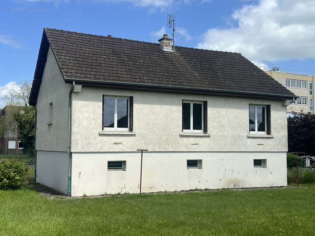 Maison à CHAROLLES