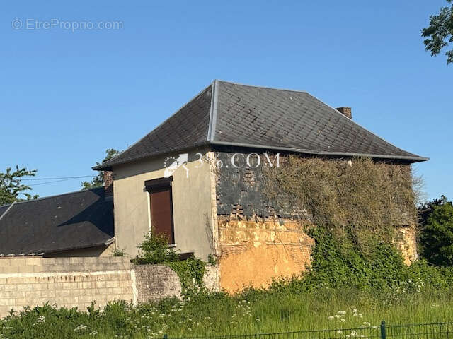 Maison à FEUQUIERES-EN-VIMEU
