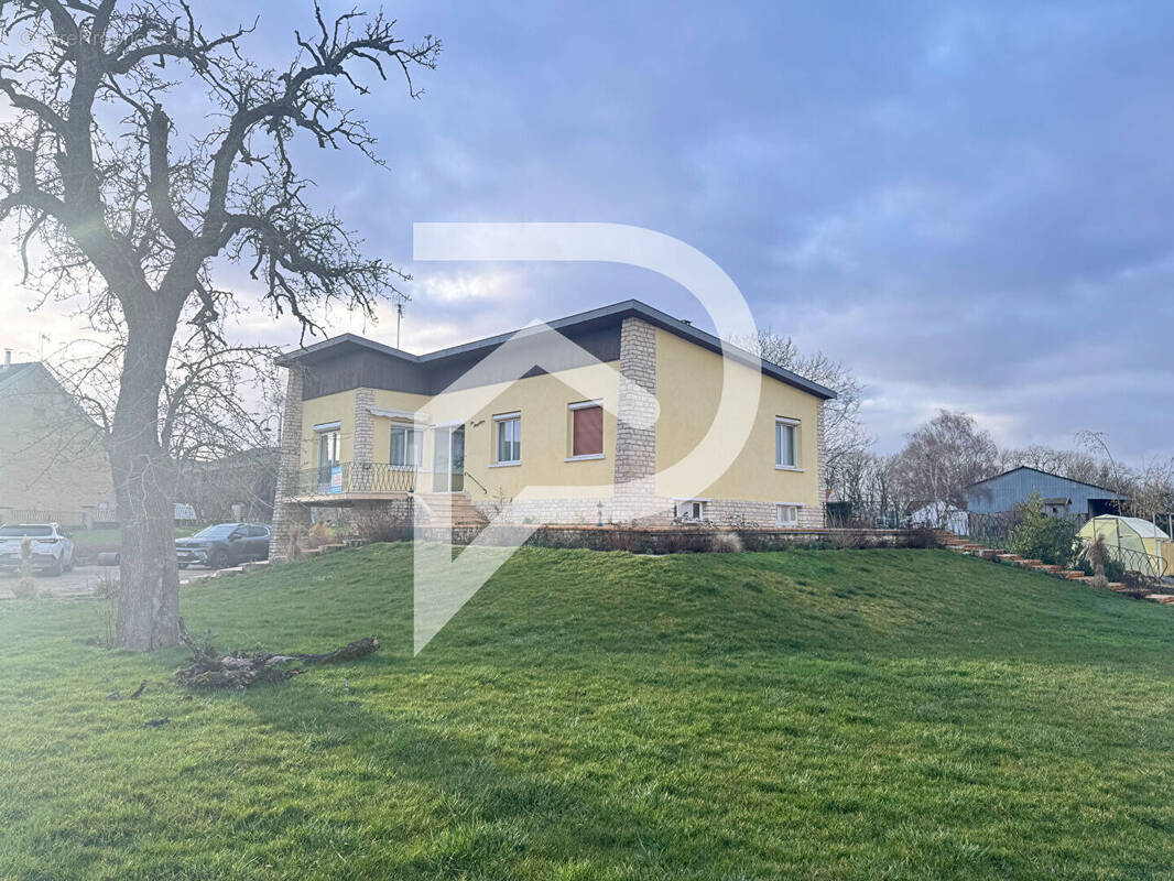 Maison à SEMOUTIERS-MONTSAON