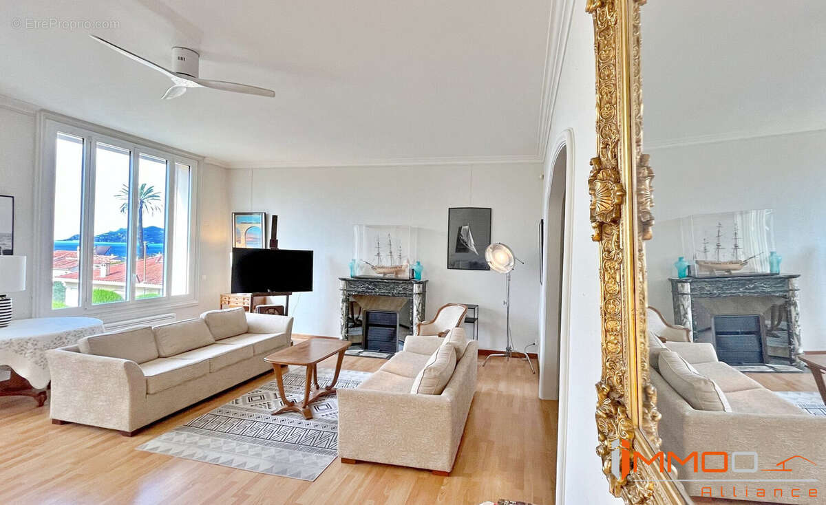 Vue séjour - Appartement à CANNES