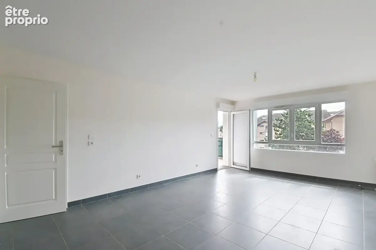Appartement à vendre 3 pièces REIGNIER (74) avec Terrasse, 2 places de parkings et cave - photo 3
