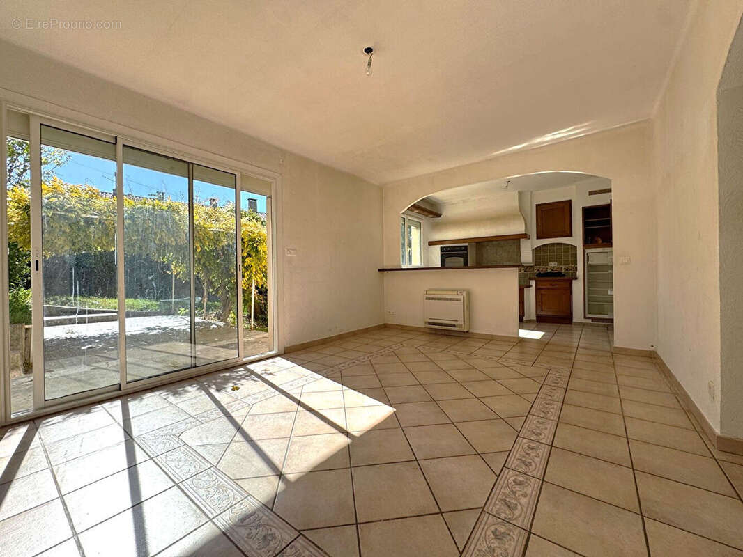 Maison à BAGNOLS-SUR-CEZE