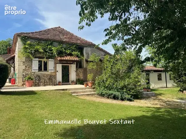 Maison en pierre, 3 chambres, 2 sde, piscine, agréable terrain avec vue dégagée de 2523 m2 - photo 2
