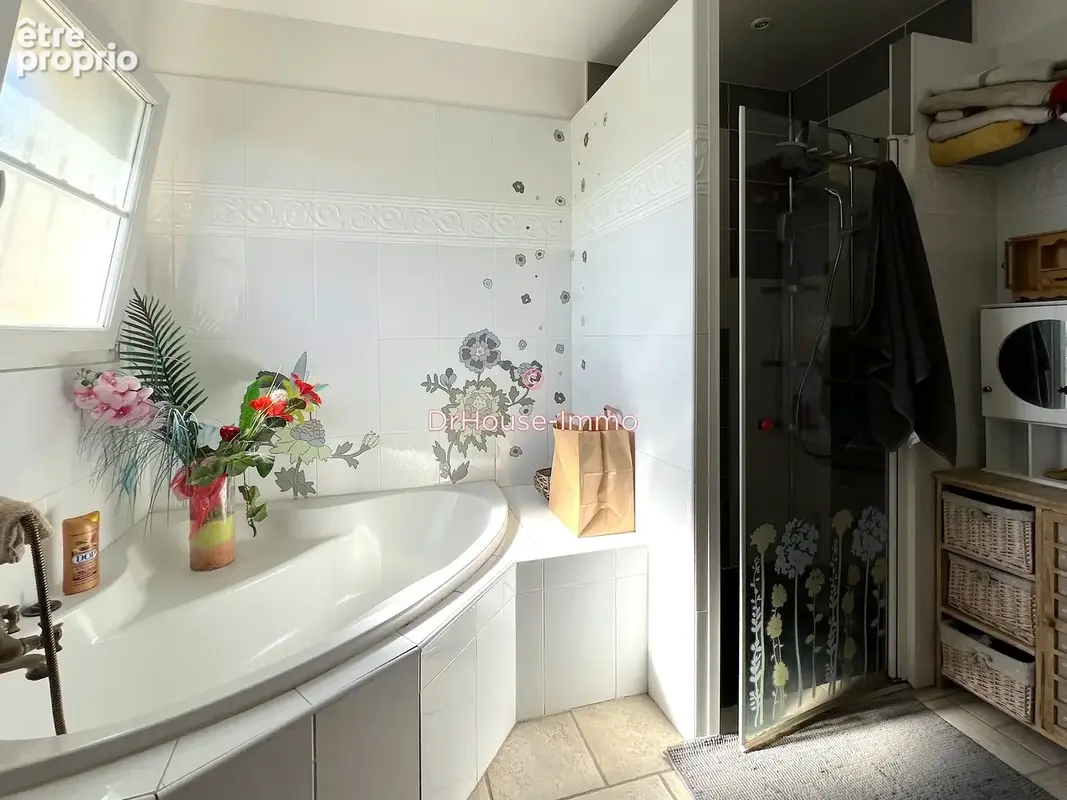 Maison 5 pièces 142 m² à vendre à Saint-Laurent-D'aigouze (30220) - photo 7