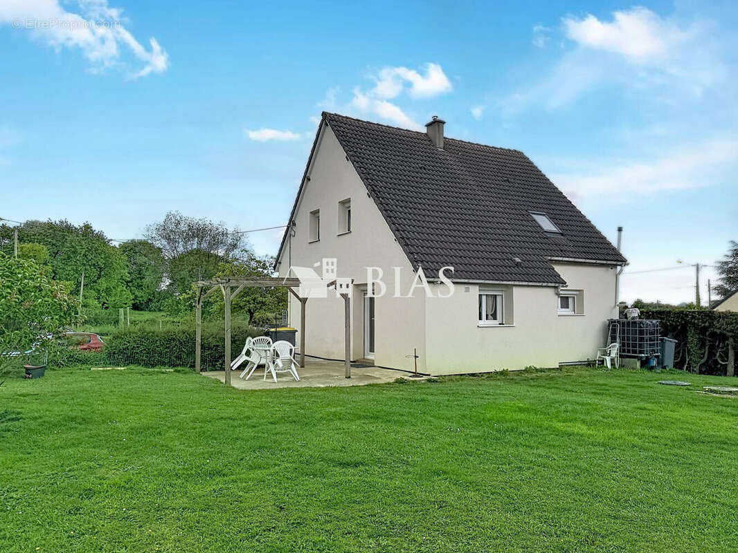 Maison à BOURG-ACHARD