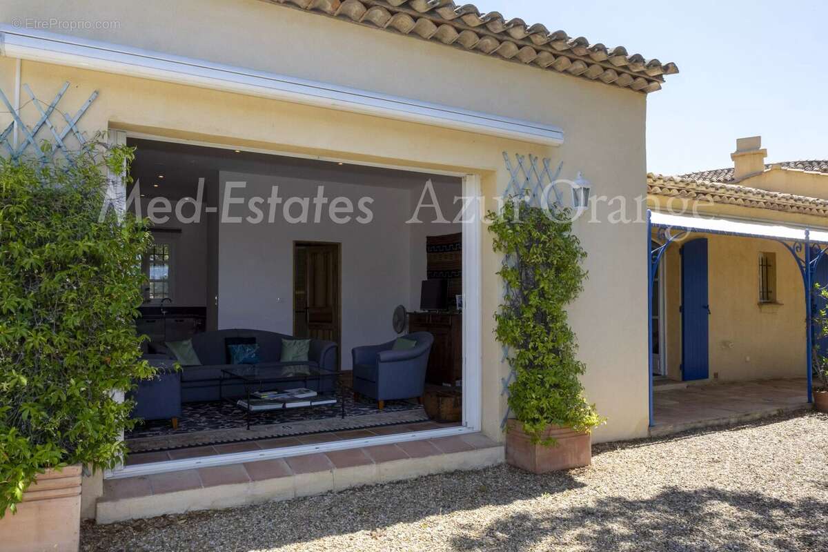 Maison à PLAN-DE-LA-TOUR