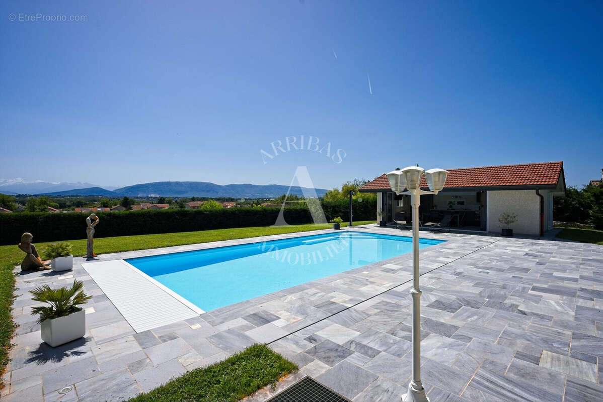 Maison à PREVESSIN-MOENS