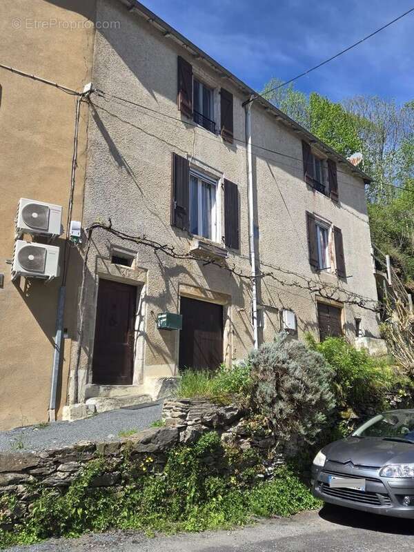 Maison à SAINT-SERNIN-SUR-RANCE