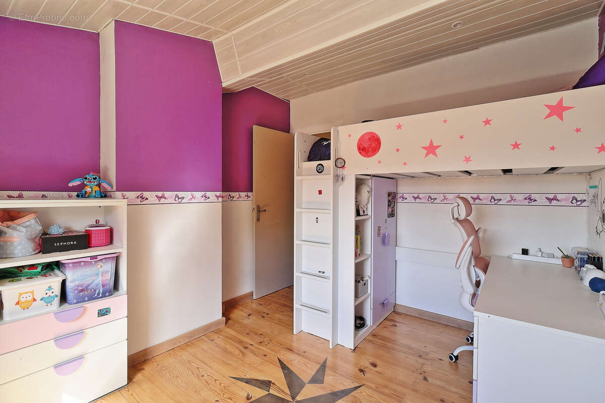 Maison de village avec grand garage - photo 7