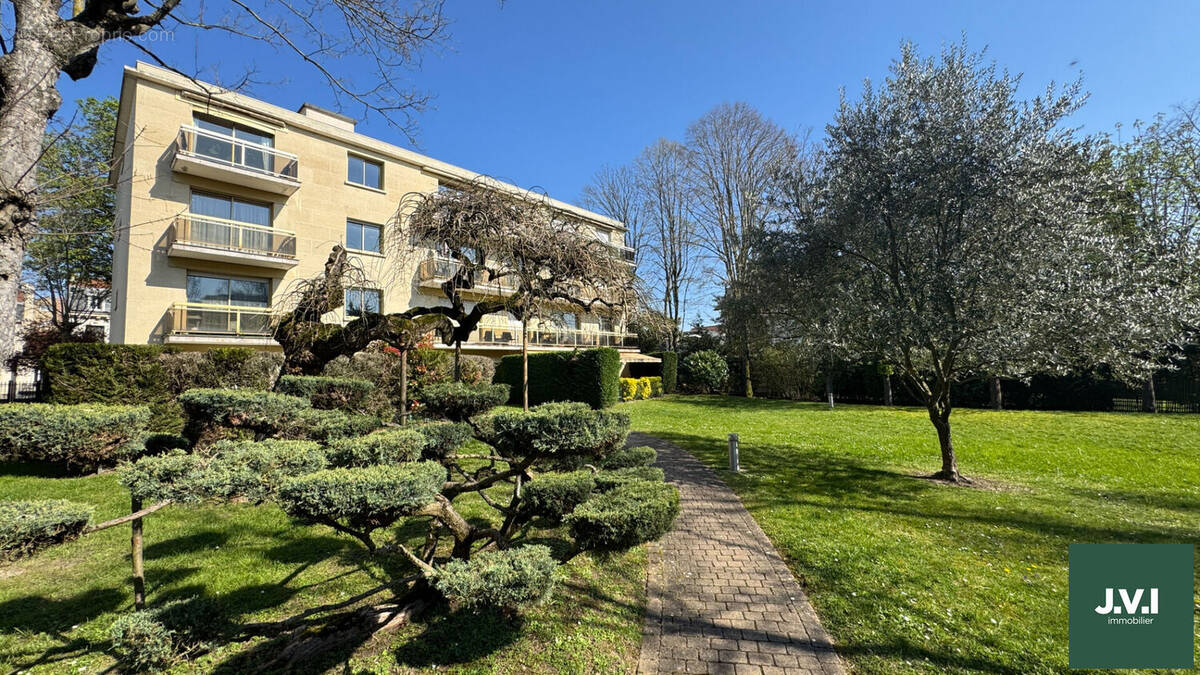 Appartement à ENGHIEN-LES-BAINS