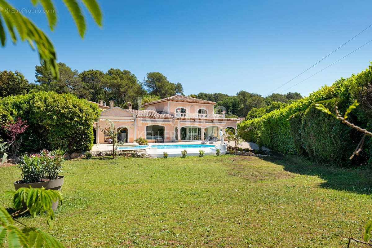 Maison à ROQUEFORT-LES-PINS