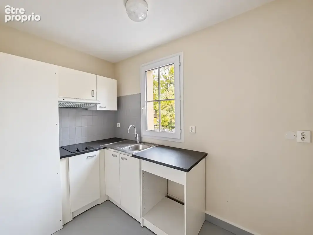 Duplex centre ville de Senlis avec une chambre et une place de stationnement  dans une résidence sécurisée - photo 4