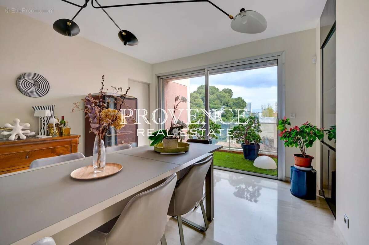 Appartement à MARSEILLE-8E