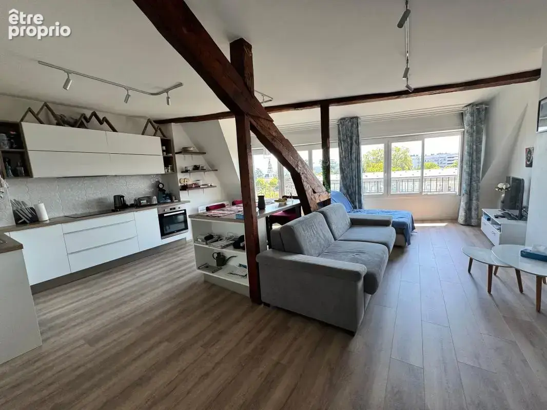 Grand T3 rénové avec vue Pyrénées en dernier étage avec ascenseur – Hyper-centre - photo 3