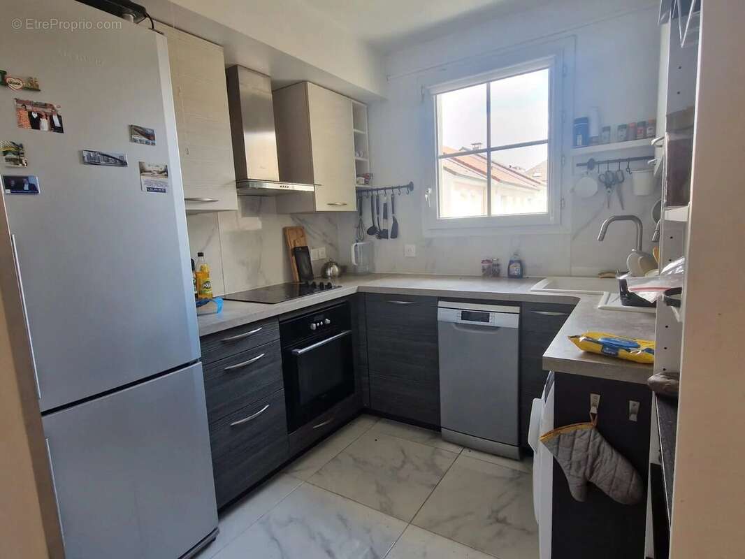 Appartement à VOISINS-LE-BRETONNEUX