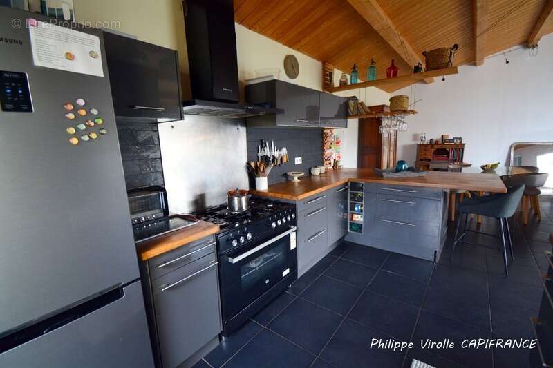 Maison à vendre 5 pièces CHERAY (17) 350 000 € - photo 5