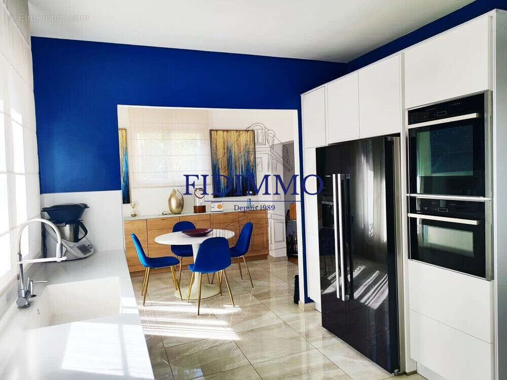 Maison à CHENNEVIERES-SUR-MARNE